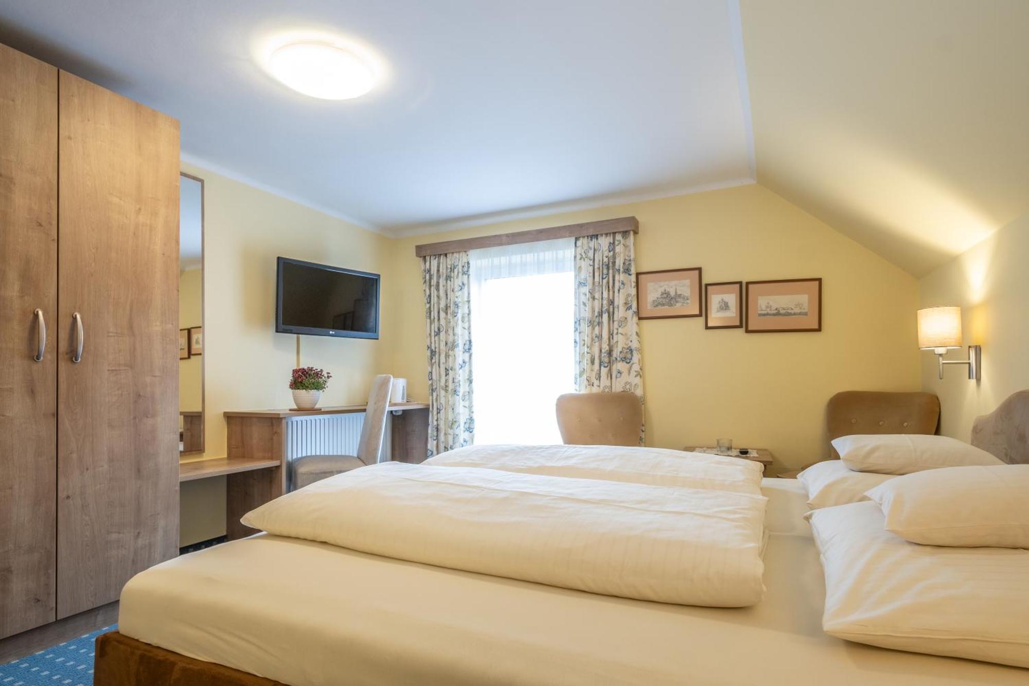 Hotel-Pension Falkensteiner Sankt Gilgen Buitenkant foto