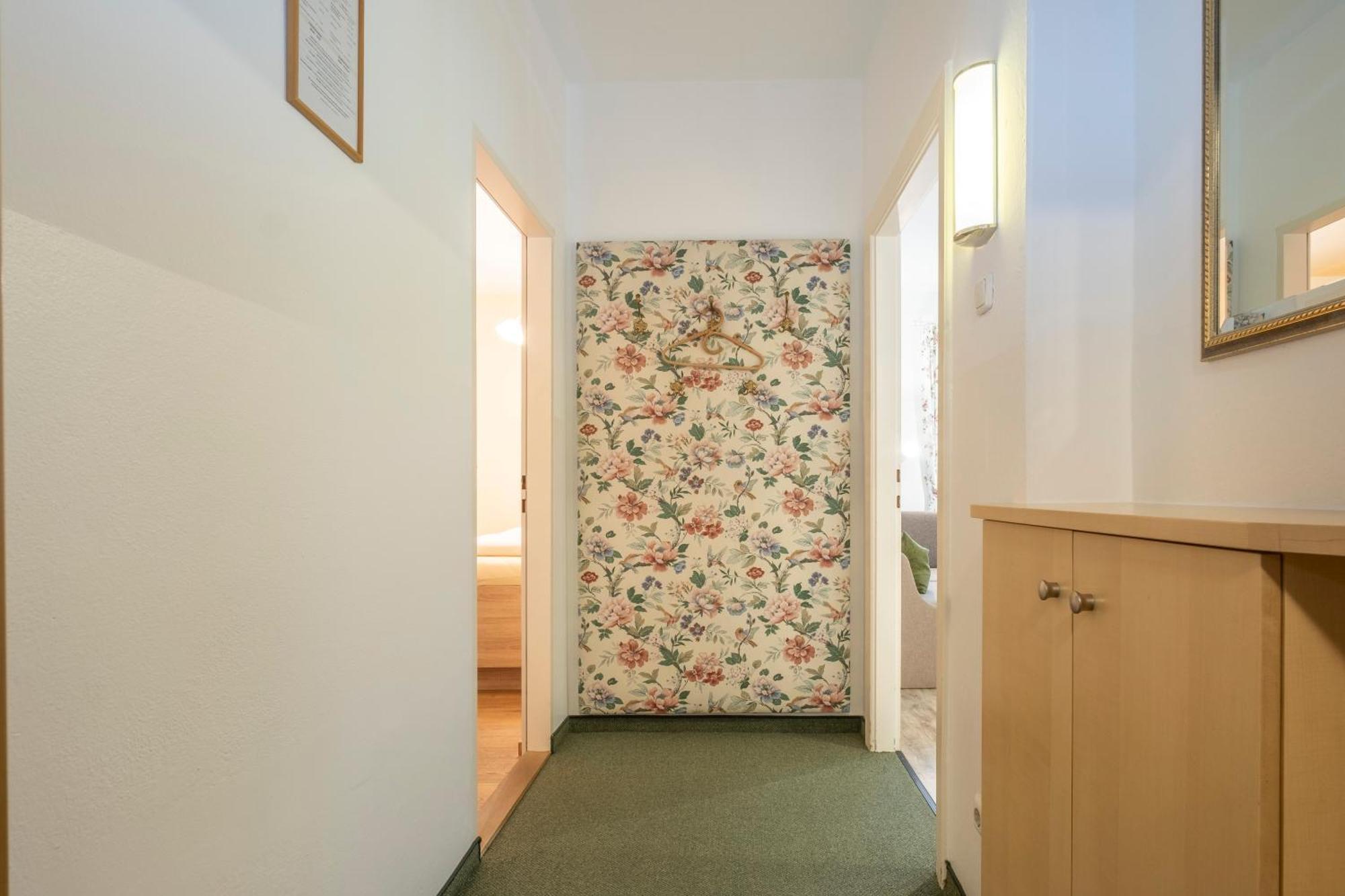 Hotel-Pension Falkensteiner Sankt Gilgen Buitenkant foto